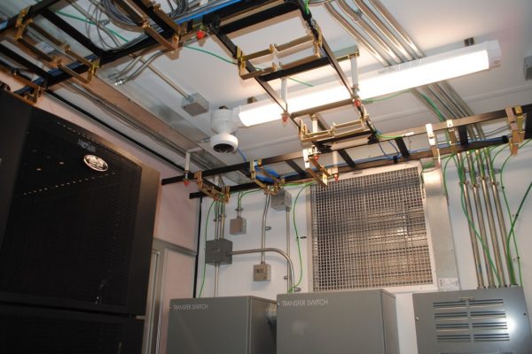 hut interior 10 EdgePresence Data Center Interior